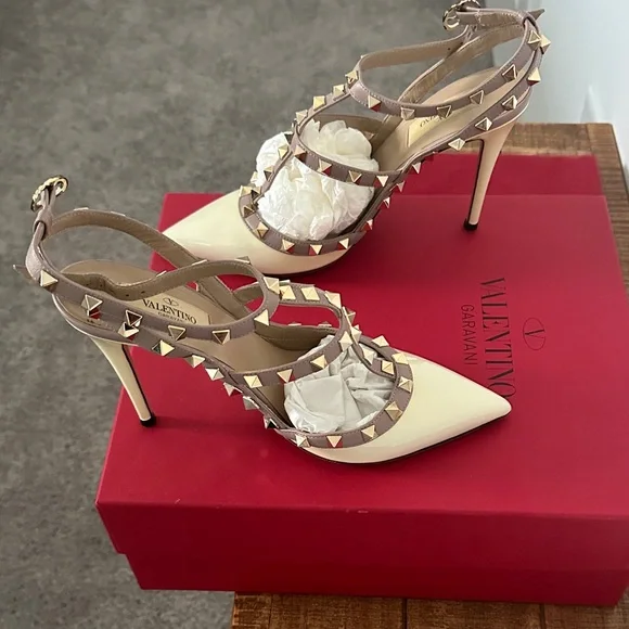 Valentino Garavani Cream and Tan Rockstud Heels - Picture 2 of 5